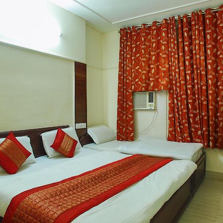 Hotel Raghunath Jammu Esterno foto